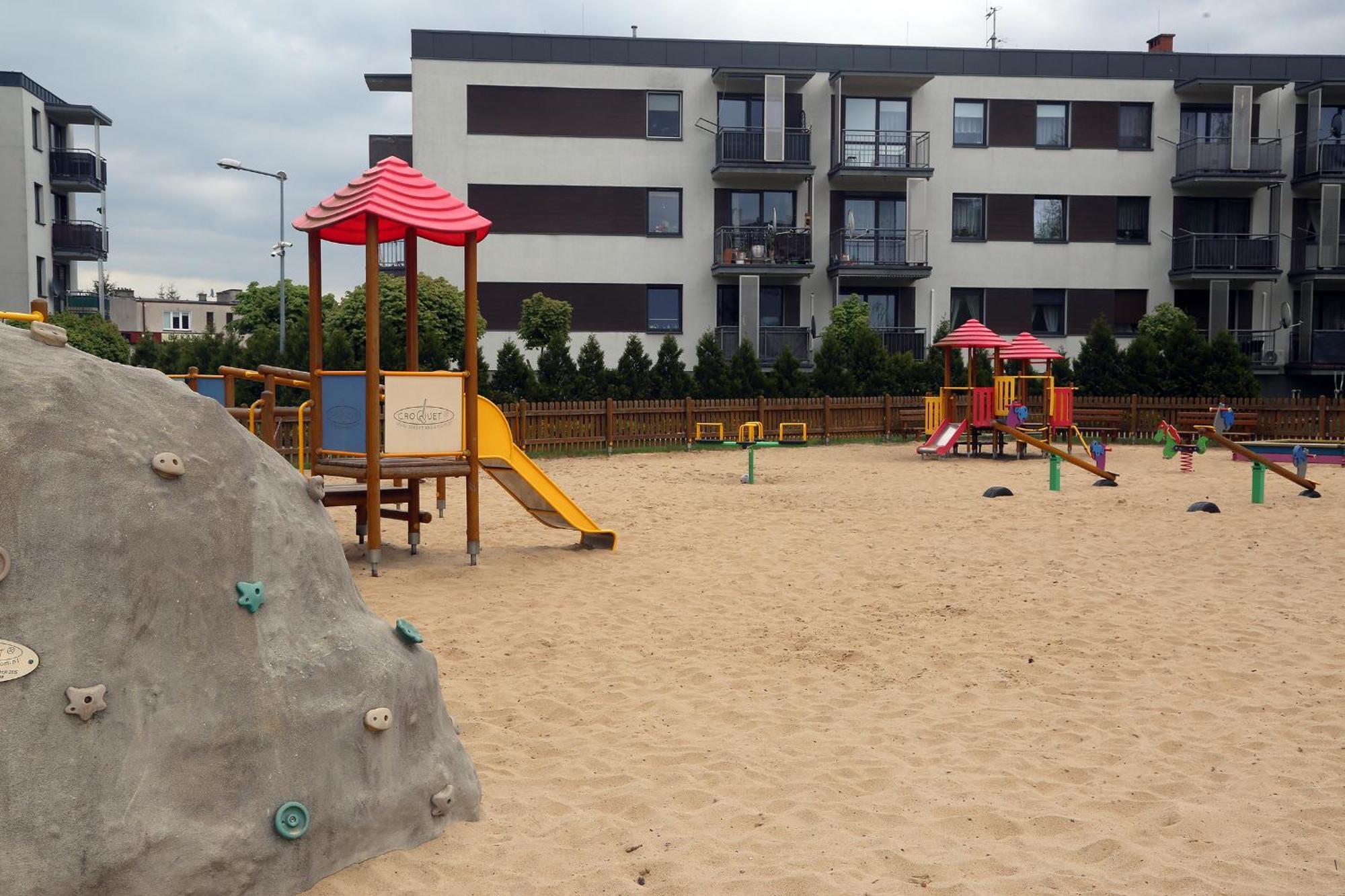 Apartamenty Uniejow "Prywatne Kapiele Termalne" Dış mekan fotoğraf